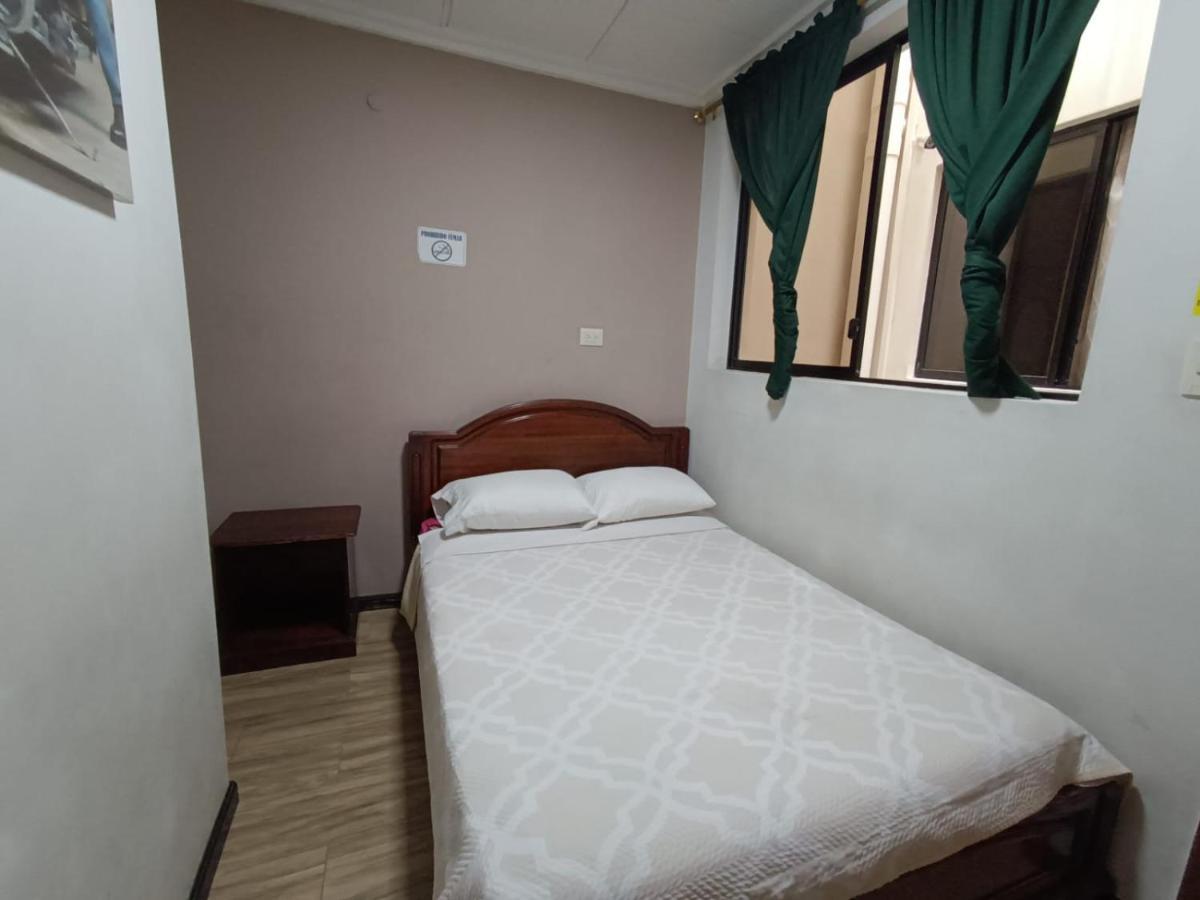 Hostal Alborada Cuenca Esterno foto